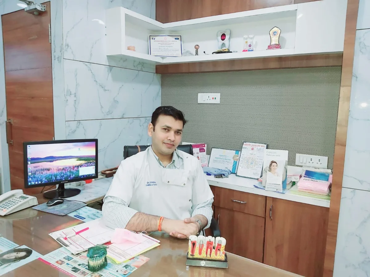 Dentist treating a patient at Abhinav Dental Care, Jabalpur